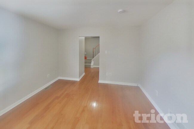 Foto del edificio - 1206 Primrose Ln