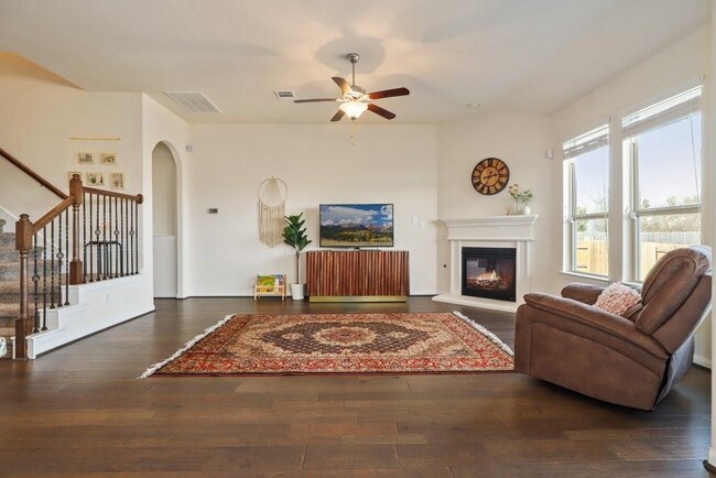 Foto del edificio - 4027 Flowstone Ln