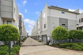 Building Photo - 323 Eado Park Cir