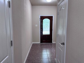 Building Photo - 151 Forest Heights Ln