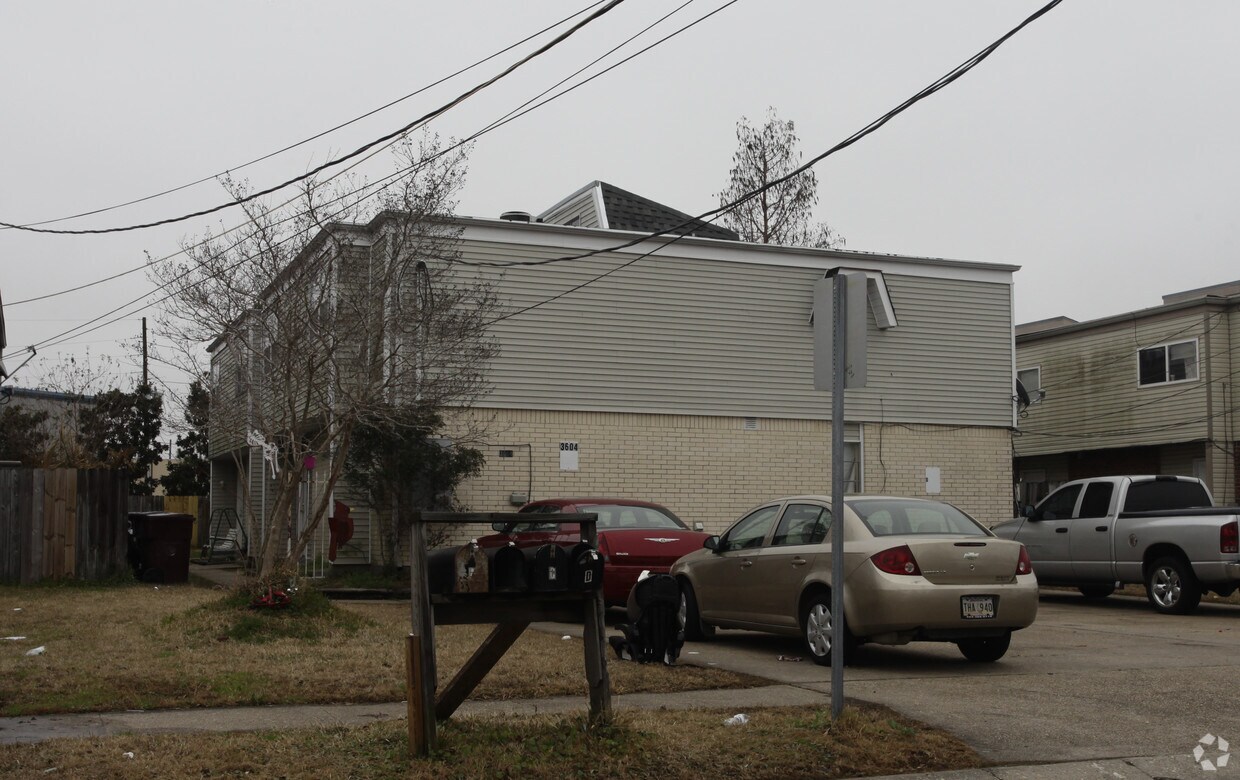Foto del edificio - 3604 Delaware Ave