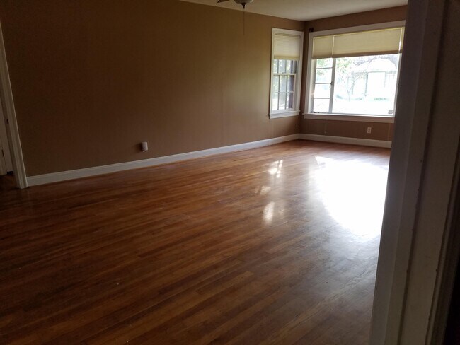 Building Photo - 3803 Avenue G