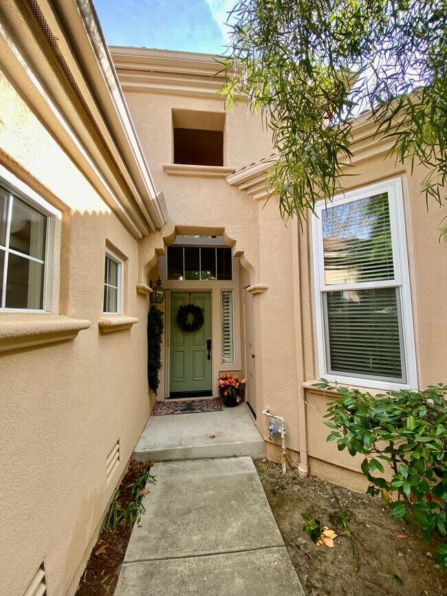 Building Photo - Spacious Townhouse in Scenic Almaden Valley