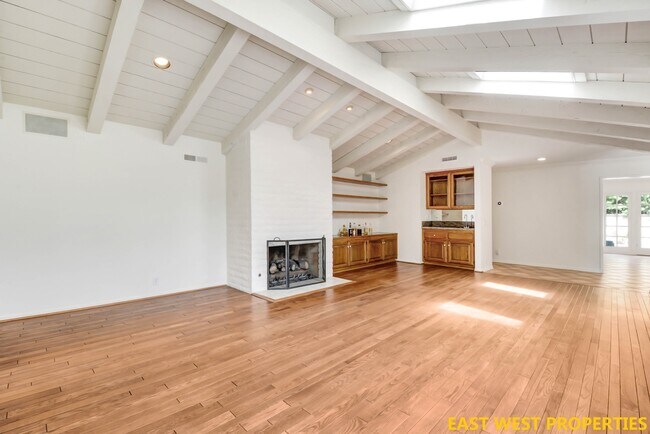 Building Photo - 10981 Lake Ct