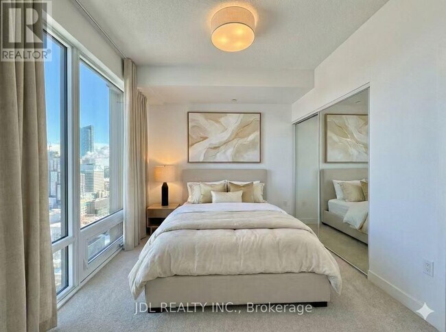 Photo du bâtiment - 238 Simcoe St