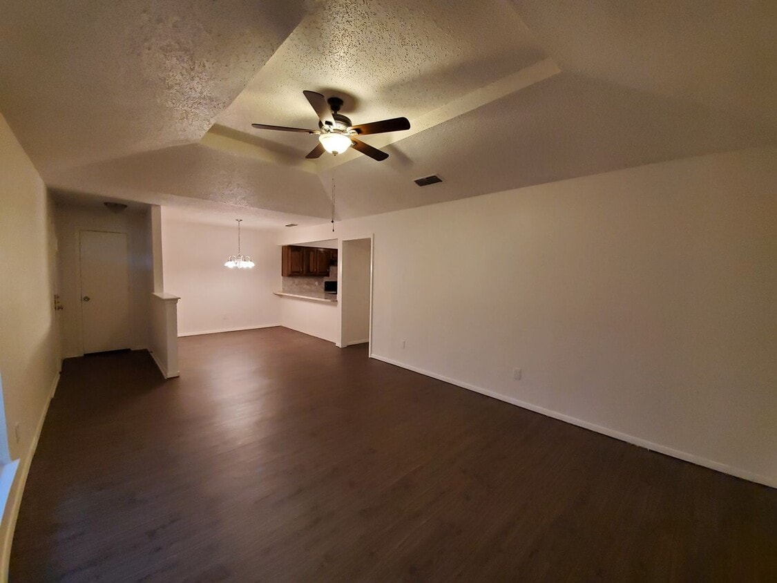 Photo - 106 Westpark N Dr.