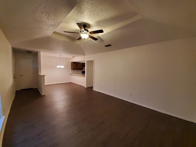 106/108 Westpark N Dr Duplex - 106/108 Westpark N Dr Duplex Apartment