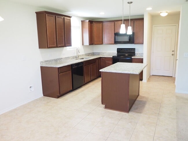 Building Photo - 3 Bed 2 Bath in Providence Village