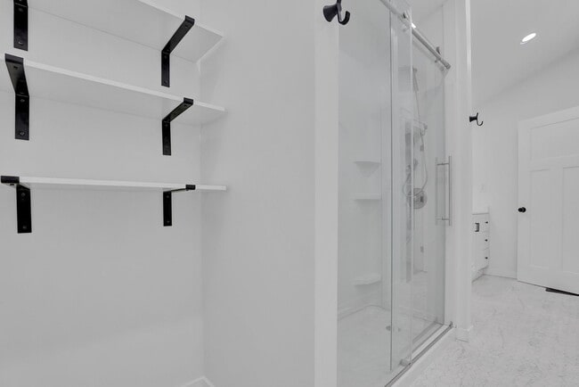 Building Photo - 119 N Ohio Ave