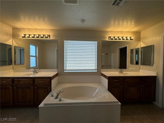 Foto del edificio - 9048 Winchester Ridge St