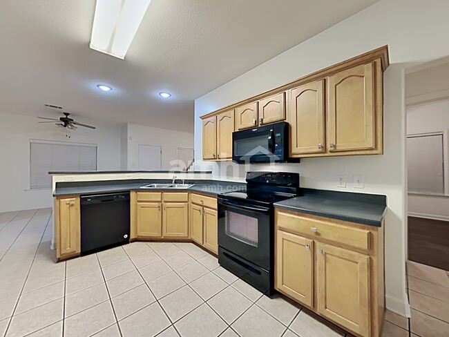 Foto del edificio - 1285 Macon Hall Rd