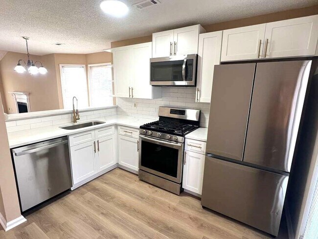 Foto del edificio - 7941 Creekstone Way