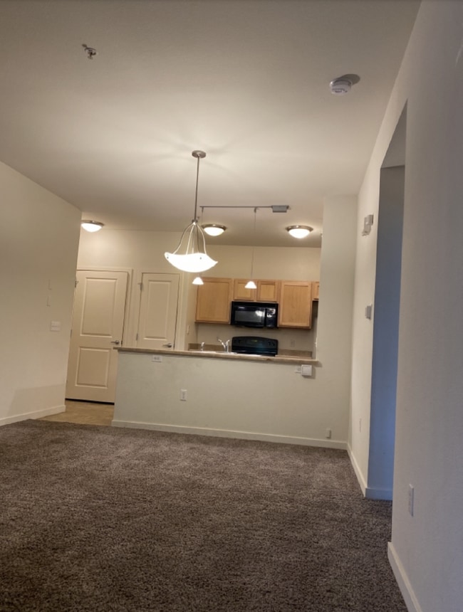Building Photo - Convenient and Spacious 2BR/2BA in Park Hill of Denver