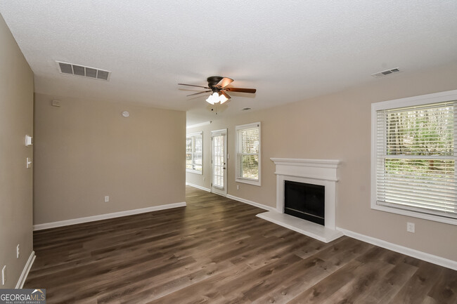 Foto del edificio - 4813 Brookwood Pl