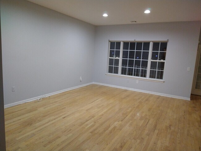 Building Photo - 14 Bergen Ridge Rd