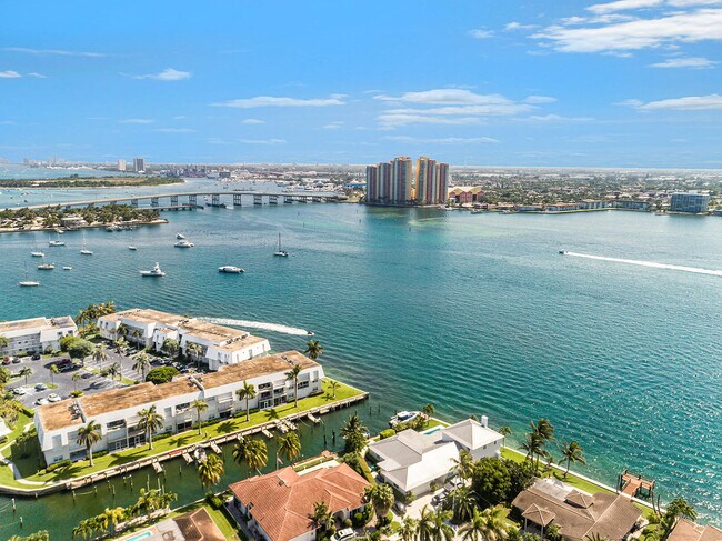 Foto del edificio - 1025 Sugar Sands Blvd