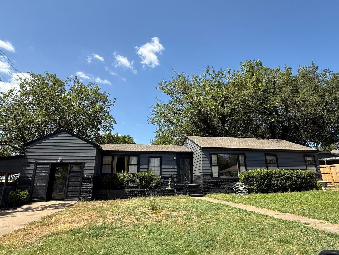 Foto principal - Home For Rent in SW Ardmore!