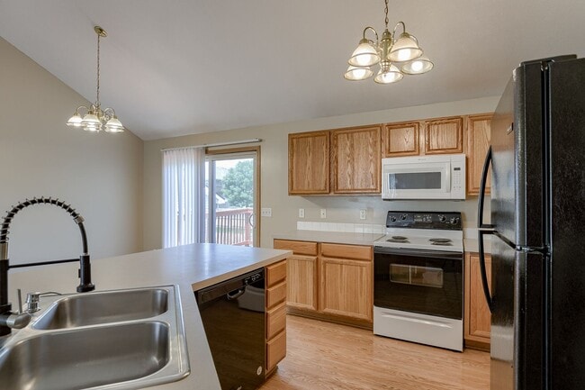 Building Photo - Nice Home in Excellent Family Neighborhood...