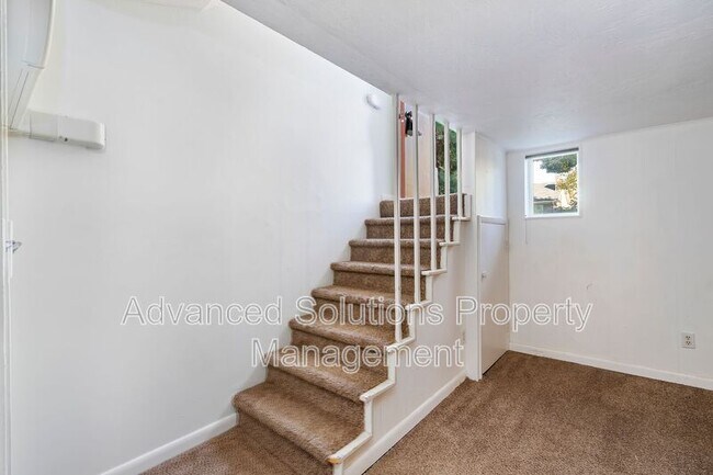 Foto del edificio - 1590/1592 E Laird Ave