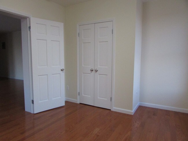 Building Photo - 465 46th St