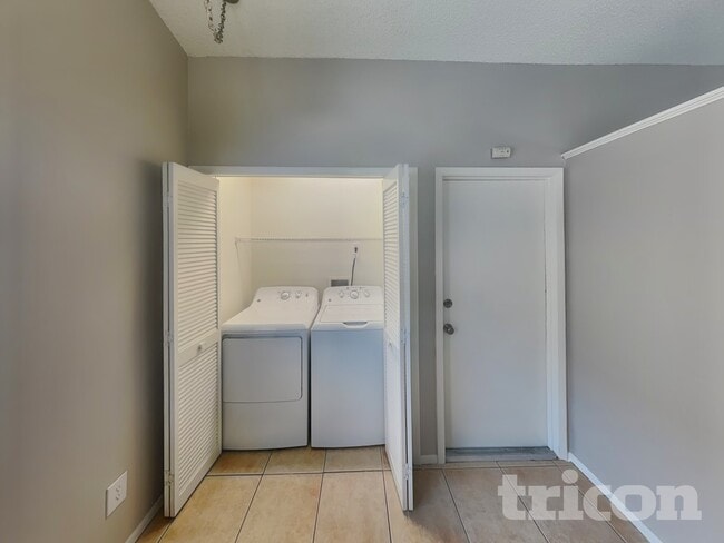 Building Photo - 778 Birgham Pl