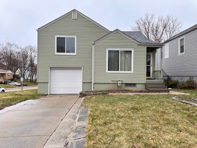 Building Photo - 5407 Marcy St