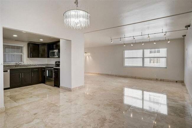 Photo - 121 Golden Isles Dr House