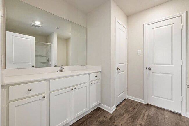 Building Photo - 425 Sunny Highlands Dr