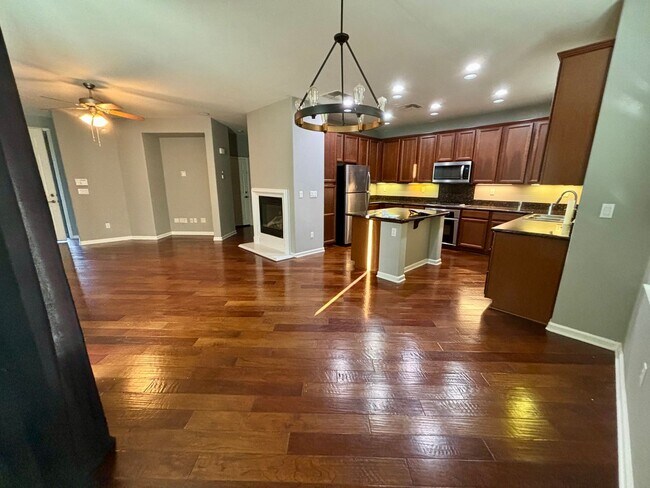Foto del edificio - Beautiful Natomas 3/2.5 Home (Please Read Entire Marketing Ad for Viewings)
