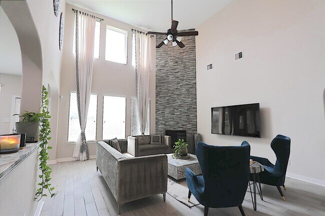 Foto del edificio - 5311 Lotus Canyon Ct