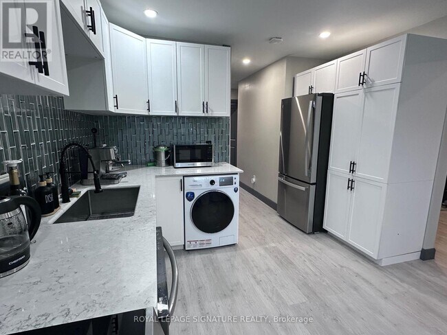 Building Photo - 50 Freeman St