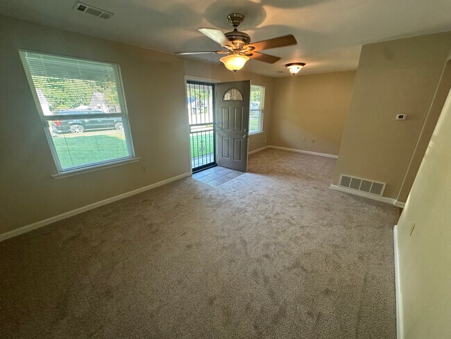 Foto del edificio - 1045 E Rossiland Cir