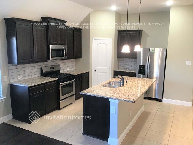 Foto del edificio - 905 McLynn Ct