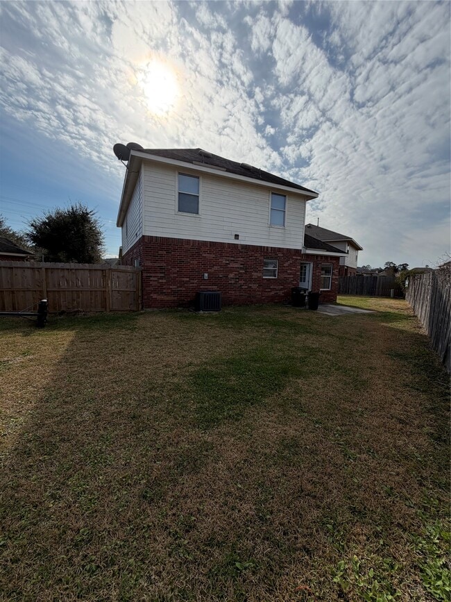 Building Photo - 8835 Old Maple Ln