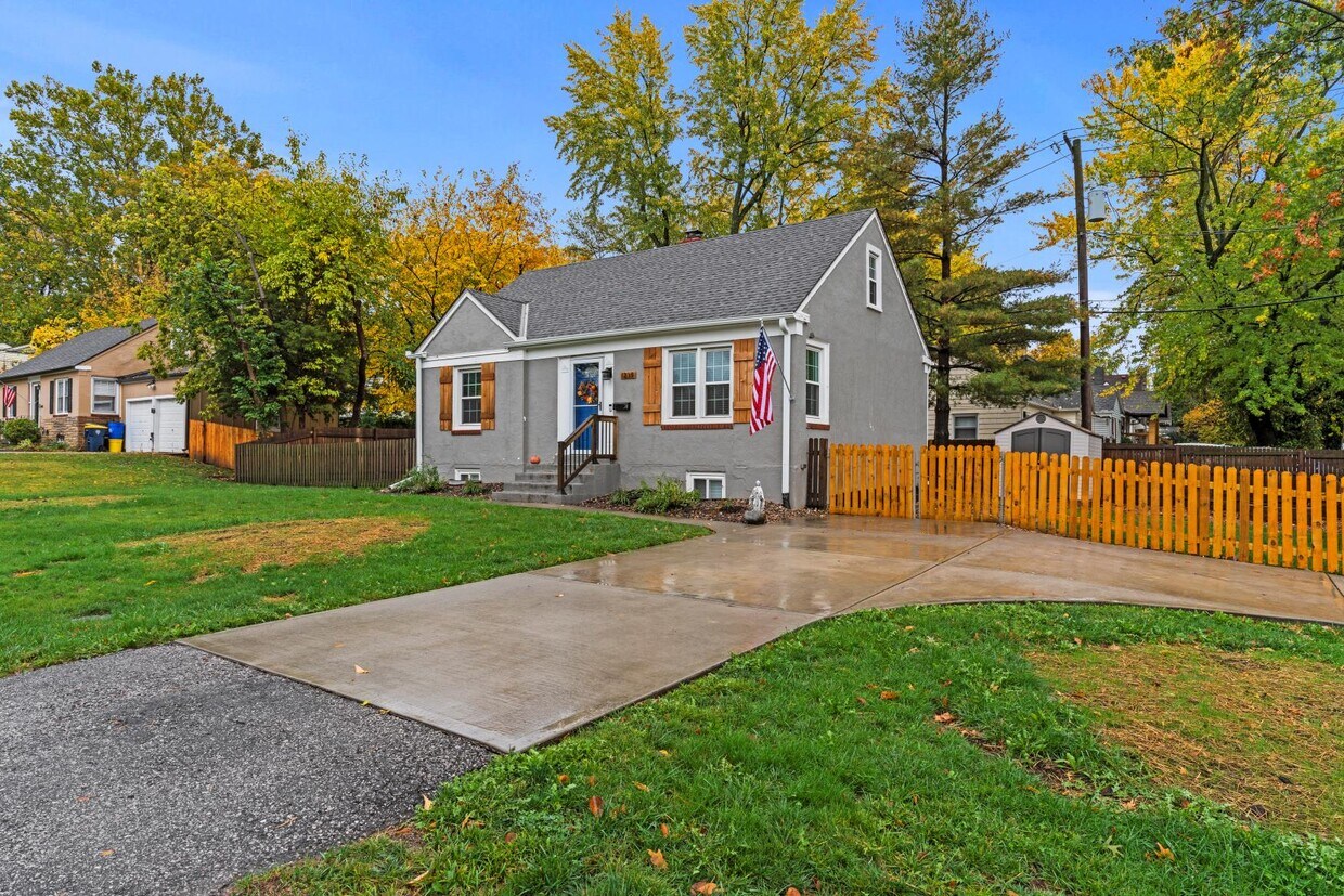 1235 W 79th St, Kansas City, MO 64114 House Rental in Kansas City, MO