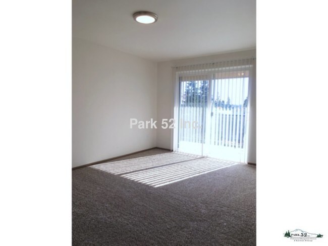 Building Photo - 1417 Rainier Dr