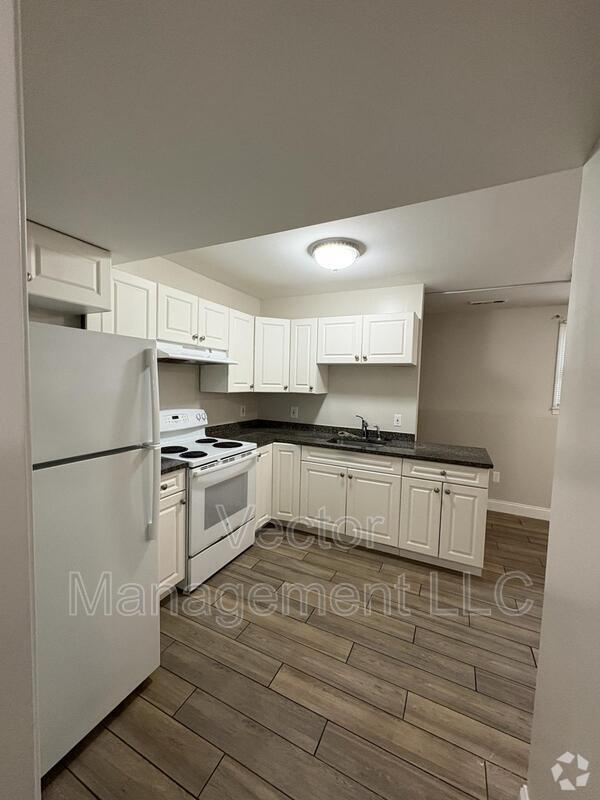 Building Photo - 2842 Dixwell Ave
