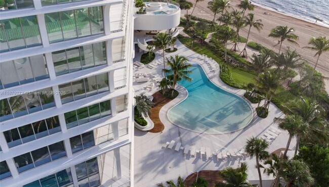 Foto del edificio - 16901 Collins Ave