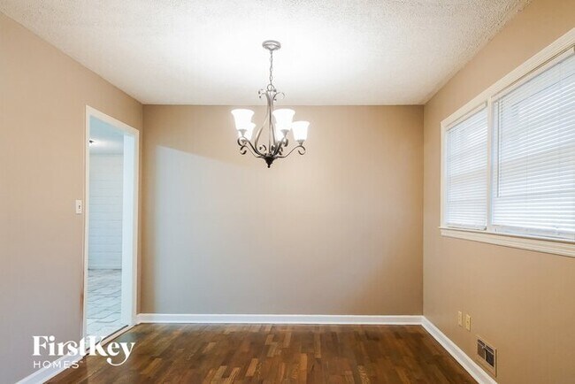 Foto del edificio - 4245 Springdale Cir