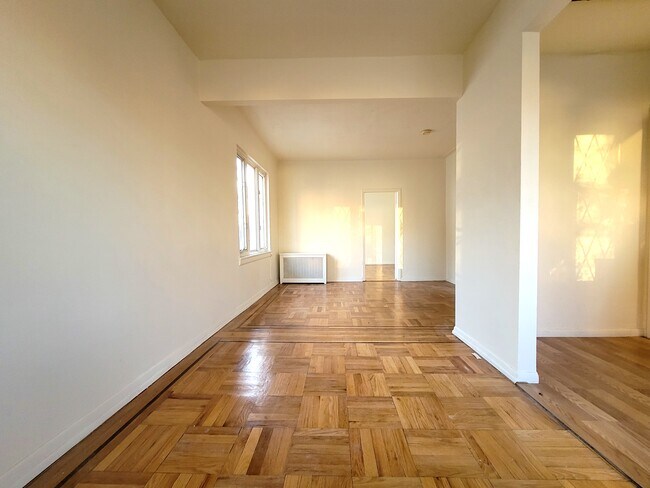 Foto del edificio - 2414 E 29th St