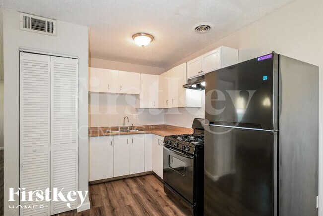 Foto del edificio - 514 Saratoga Ln