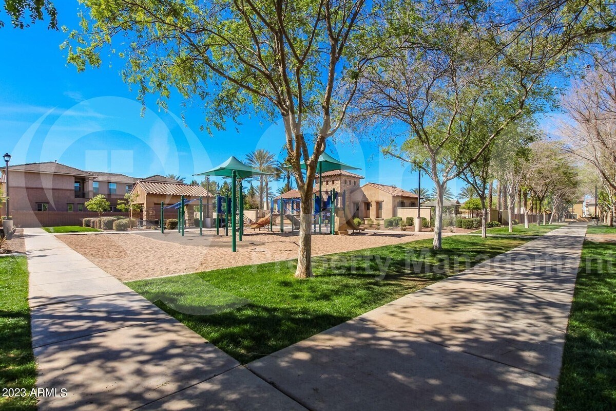Foto del edificio - 1144 S Osborn Ln
