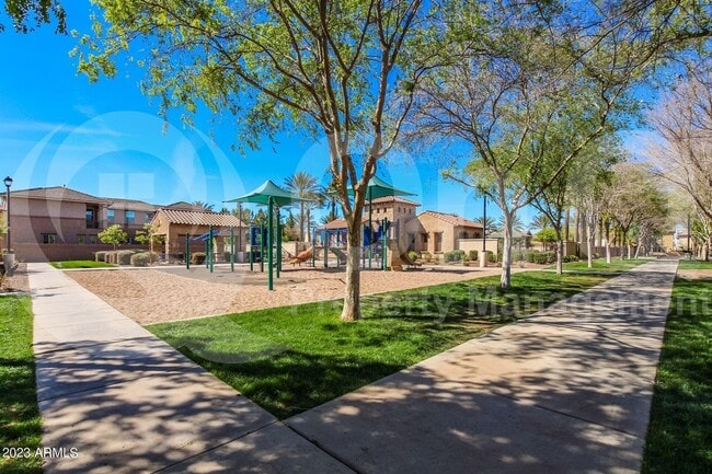 Building Photo - 1144 S Osborn Ln