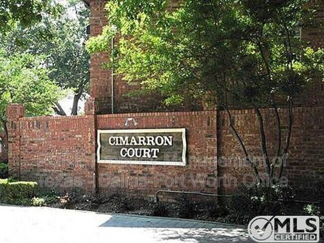 Photo - 18333 Roehampton Dr Apartment