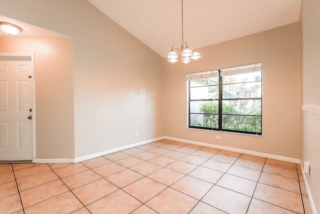 Foto del edificio - 4139 Spring Way Cir