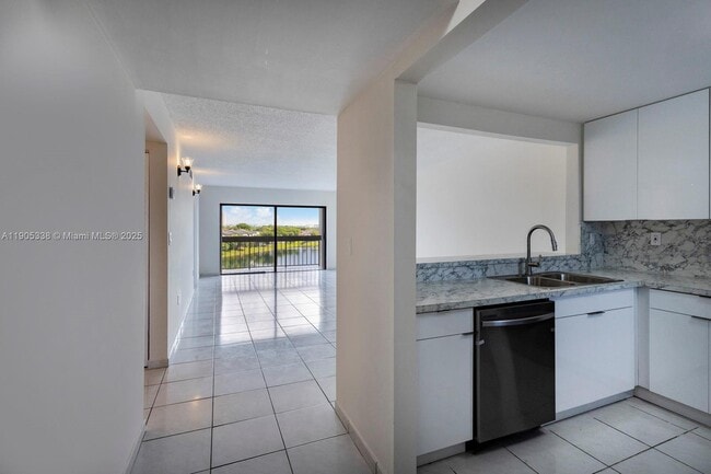 Foto del edificio - 10290 NW 9th St Cir