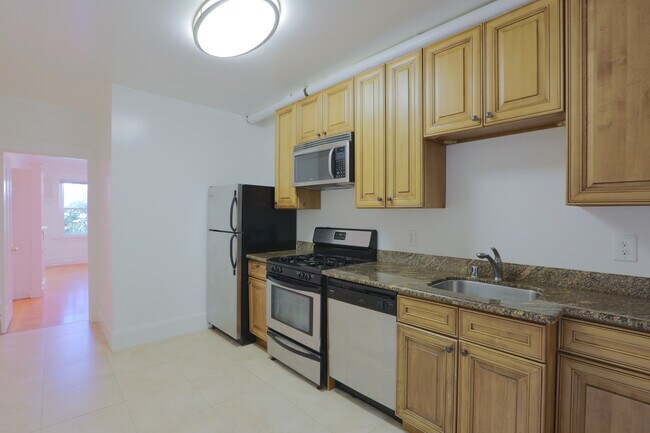 Kitchen - 1450 Washington St