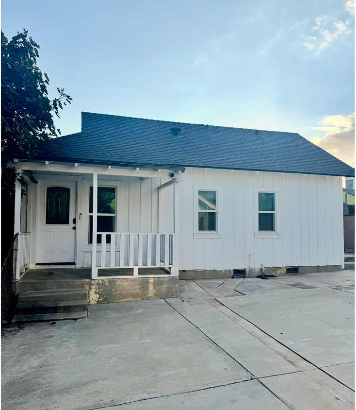 Photo - 3048 Guirado St (Los Angeles, CA)