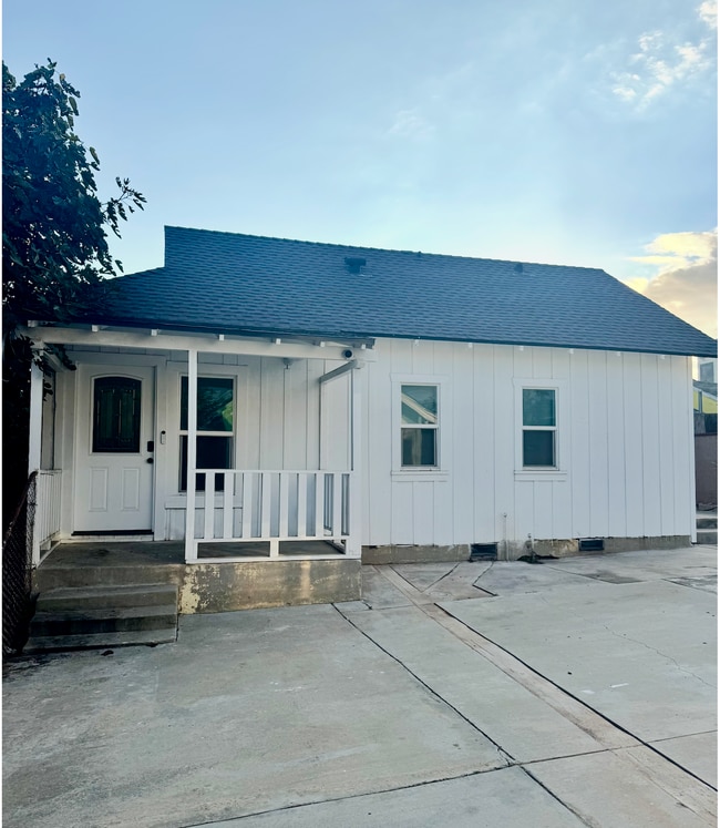 Photo - 3048 Guirado St Apartments