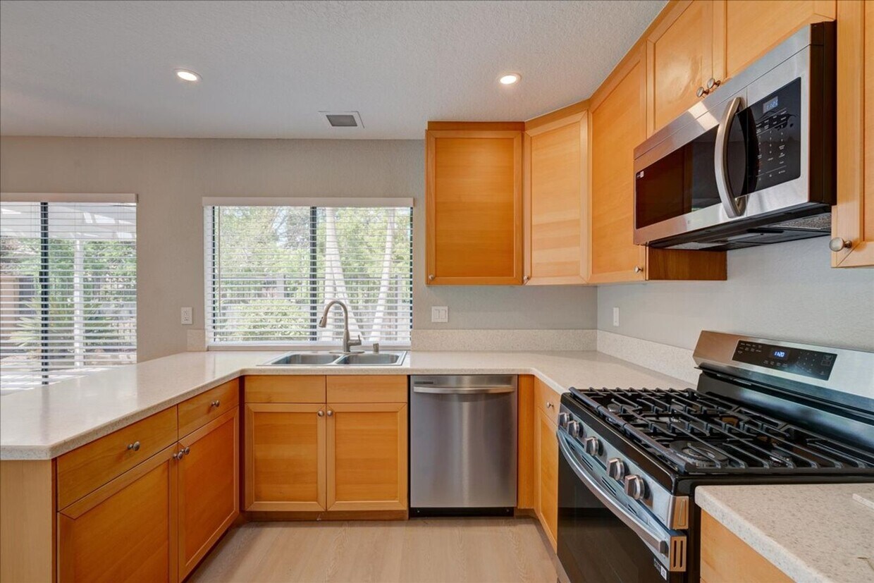 Foto principal - 13208 Benchley Rd